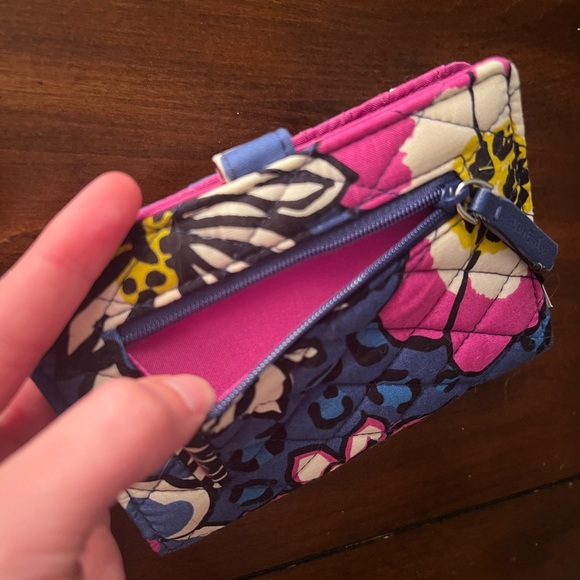 ‼️NWT: Vera Bradley Travel Wallet In African Violet - Picture 5 of 6